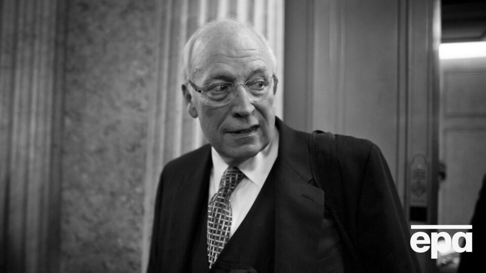 Чейни занимал должность в течение двух президентских сроков Джорджа Буша – младшего