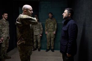 Зеленский наградил "азовцев"