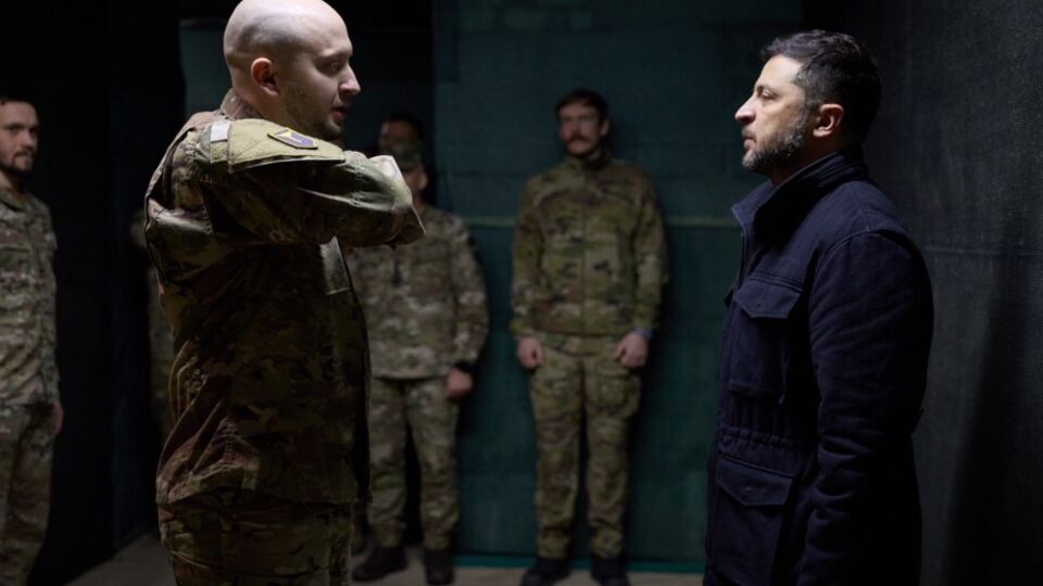 Зеленский наградил "азовцев"