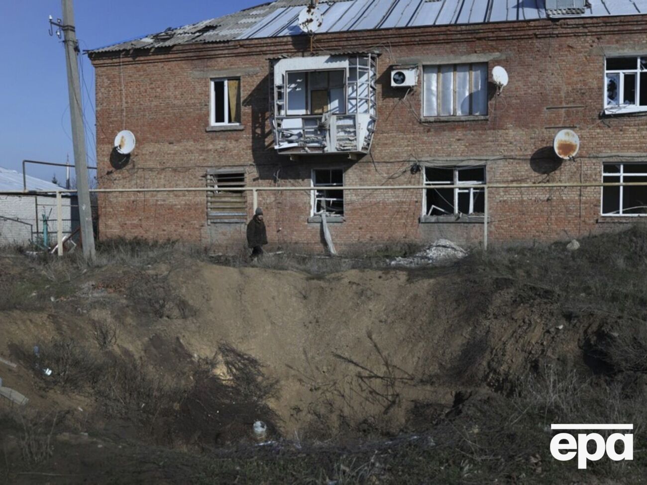 РФ может применить корректируемые бомбы для ударов по объектам в глубине территории Украины (на фото – воронка от удара КАБ в Орехове Запорожской области)