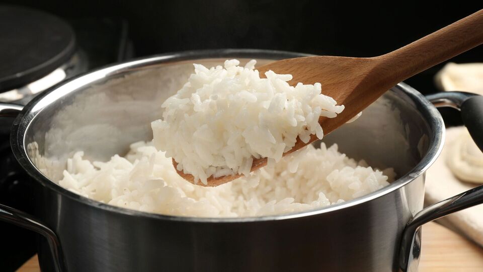 Рис перемешивают один раз