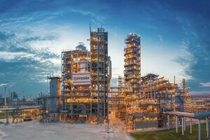 Атака БПЛА на НПЗ сталася під час ремонту ректифікаційної колони, яка відповідає за первинне оброблення нафти, повідомили ЗМІ