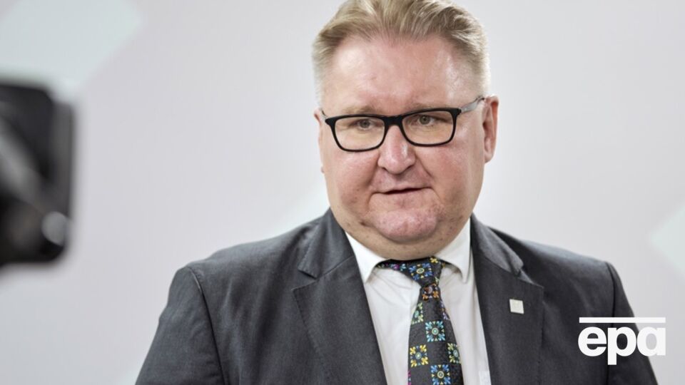 Министр отметил, что это "тоже абсолютно нормальный процесс в демократическом обществе"