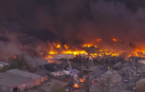 Катастрофа вызвала масштабный пожар в аэропорту
