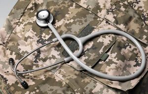 В соцсетях публикуют сообщение женщины, утверждающей, что военные ТЦК не разрешали ей выйти, требовали взять направление на ВЛК и угрожали еще одним штрафом