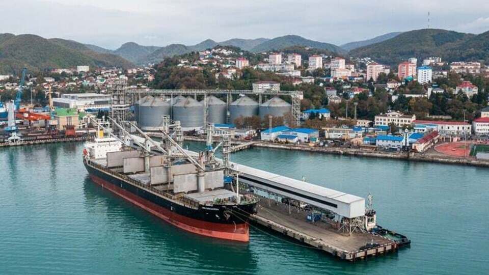 До атаки 2 ноября 2025 года Туапсе планировал увеличить экспорт нефтепродуктов, подчеркивает агентство