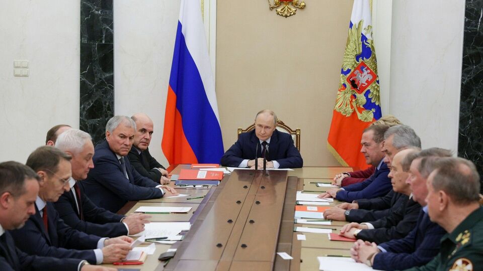 США "регулярно" проводят учения стратегических наступательных сил, рассказал Путину Белоусов