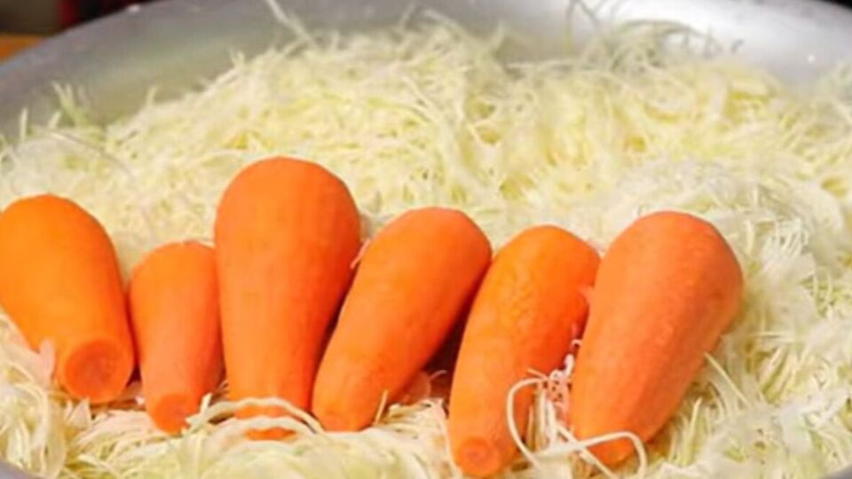 Капусту залиште кваситися в теплому місці на п'ять днів