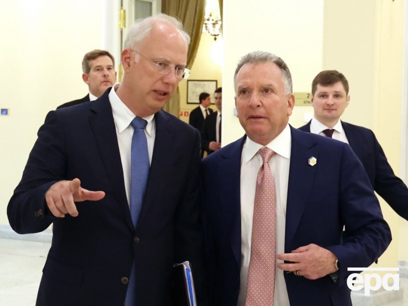 Виткофф и Дмитриев очень далеки от дипломатии, заявил Ельченко