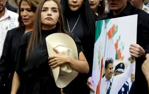 Кирос обещает продолжить дело мужа