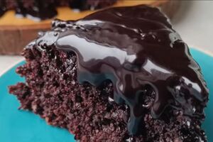 Випікайте торт у духовці 35 хвилин при 170 °С