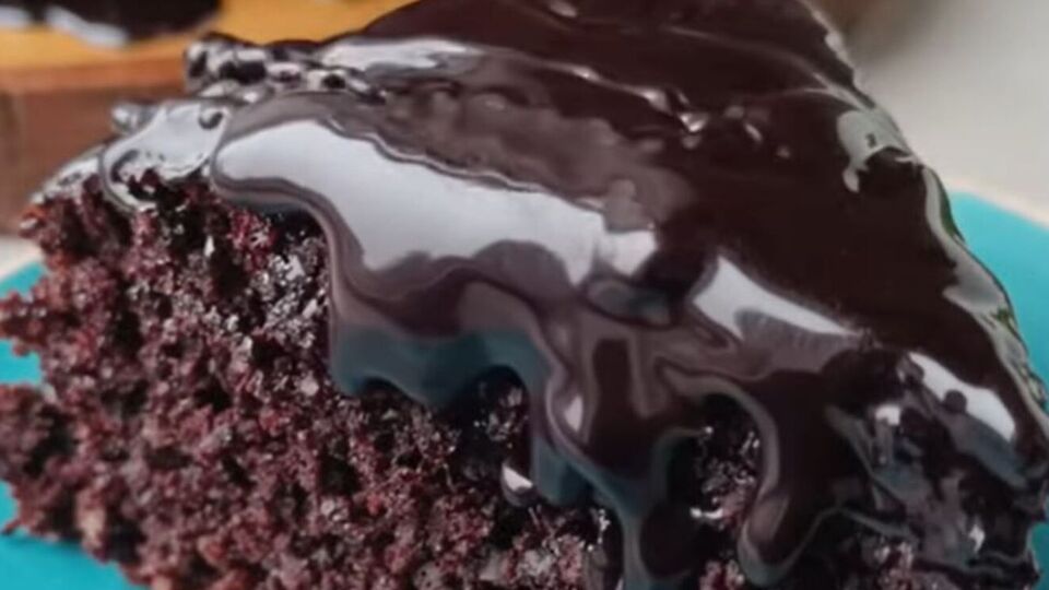 Выпекайте торт в духовке 35 минут при 170 °С