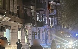 У Дніпрі через атаку РФ пошкоджено чотириповерхівку, розповіли в ОВА