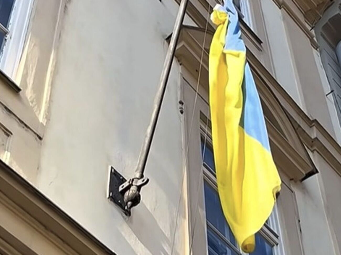 Український прапор зняли з будівлі чеської Палати депутатів за наказом її спікера 6 листопада