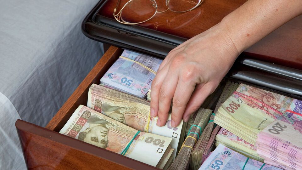 По словам Соболева, выплаты были задержаны почти на полтора месяца из-за большого количества участников