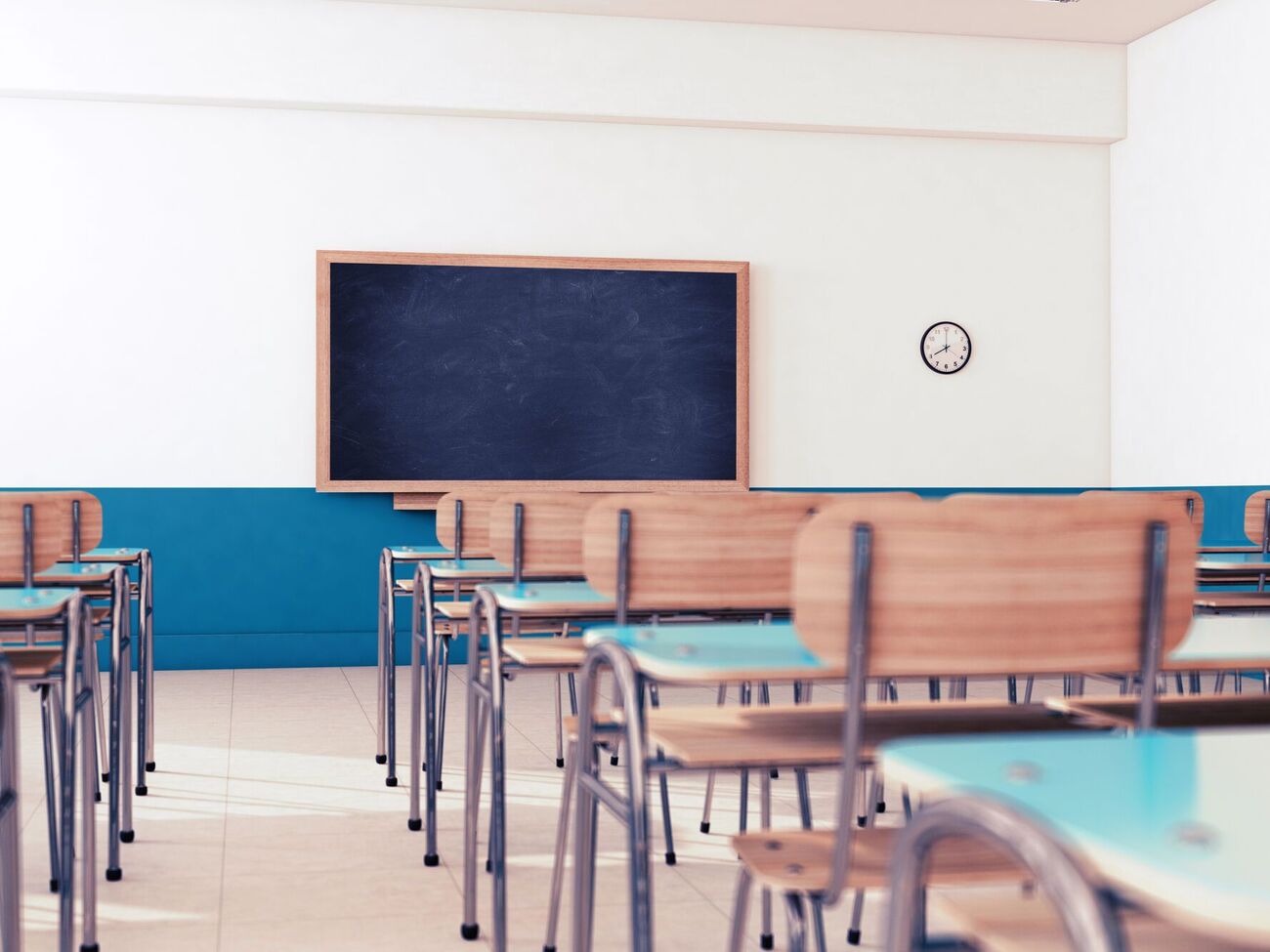 Українські діти мають право на безпечний простір, зокрема й у школі, без нав'язування культури країни-окупанта, зазначили в посольстві