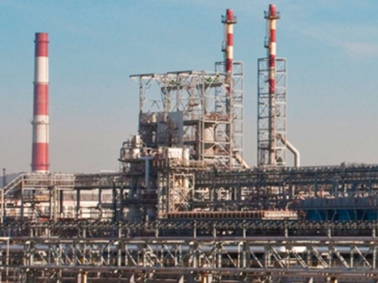 Під удар потрапили головний блок перероблення CDU-5 і гідрокрекінговий блок НПЗ