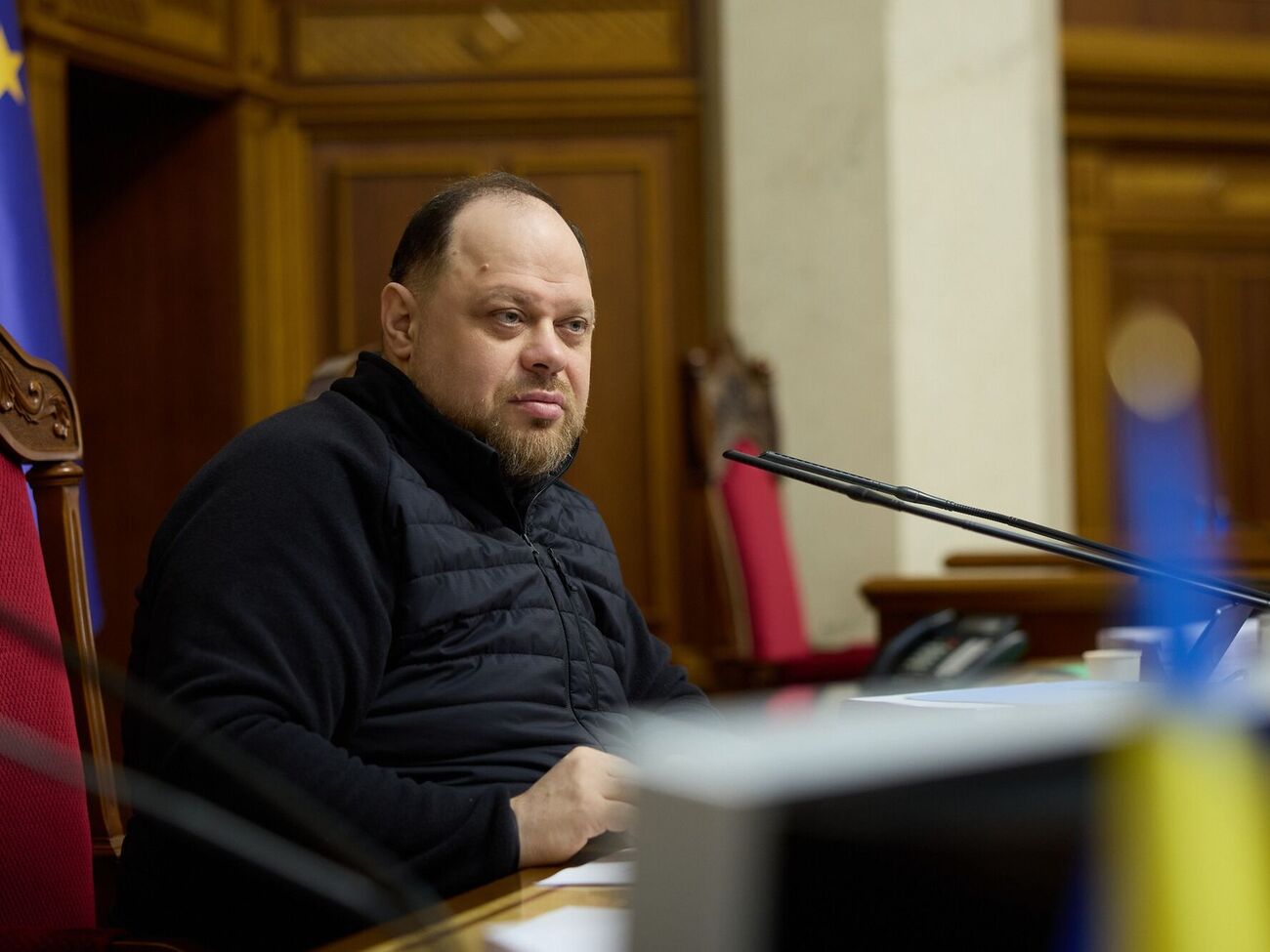 Украинский флаг – святыня народа Украины, отметил Стефанчук