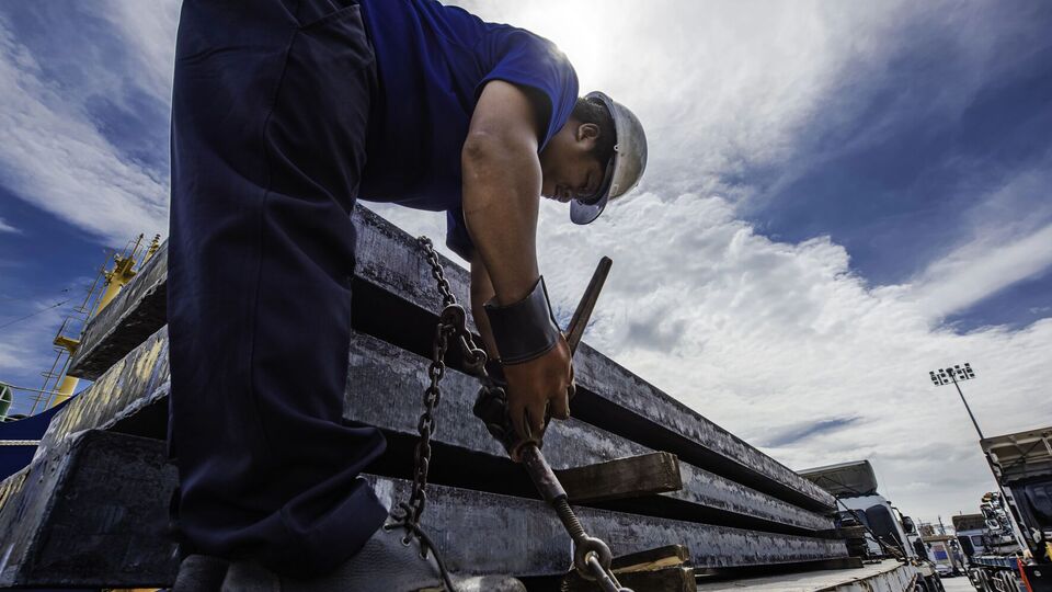 Импорт слябов из РФ должен быть полностью прекращен, подчеркнул Клингбайль