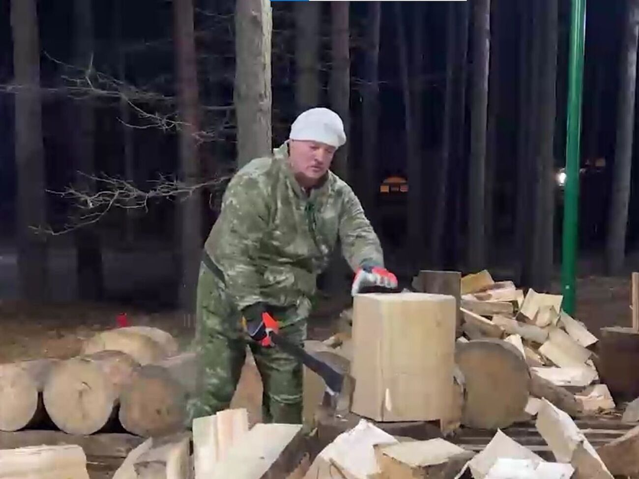 Лукашенко передал "привет доблестным журналистам"