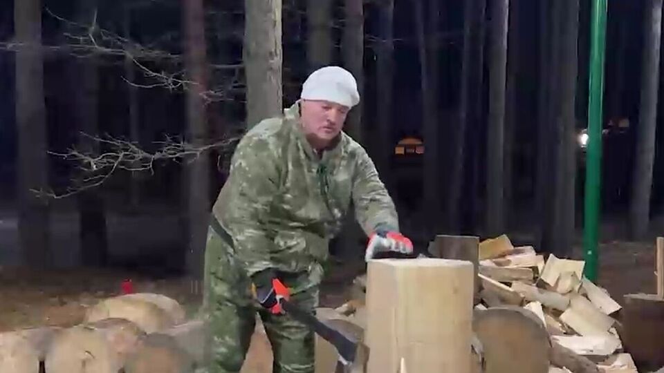 Лукашенко передал "привет доблестным журналистам"