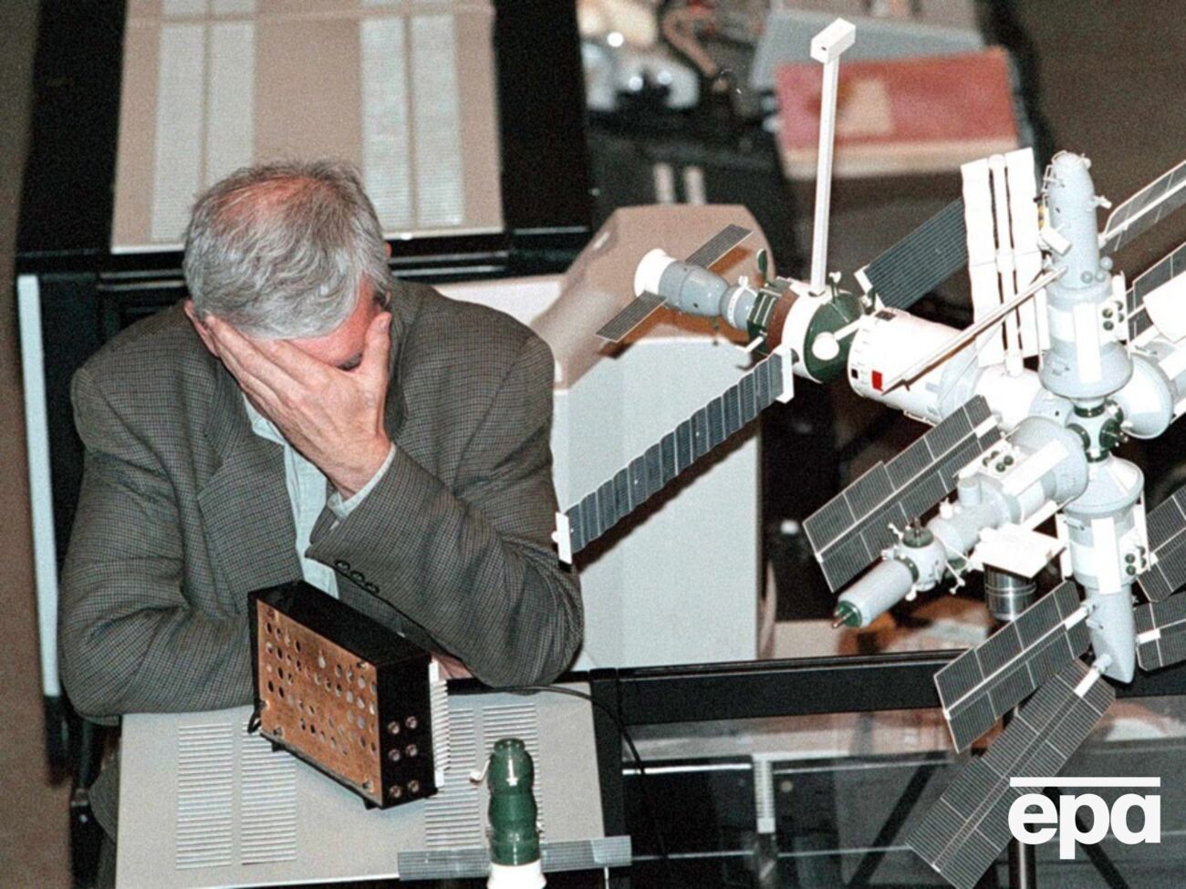 По данным СВР Украины, 20% россиян считают, что это Солнце вращается вокруг Земли