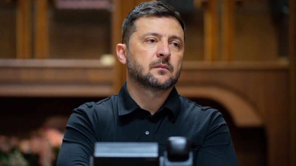 РФ пока не атакует Украину на максимуме своих возможностей, отметил Зеленский