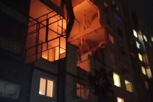 У Дніпрі через влучання БПЛА зруйновано кілька квартир у багатоповерхівці, розповіли в ОВА