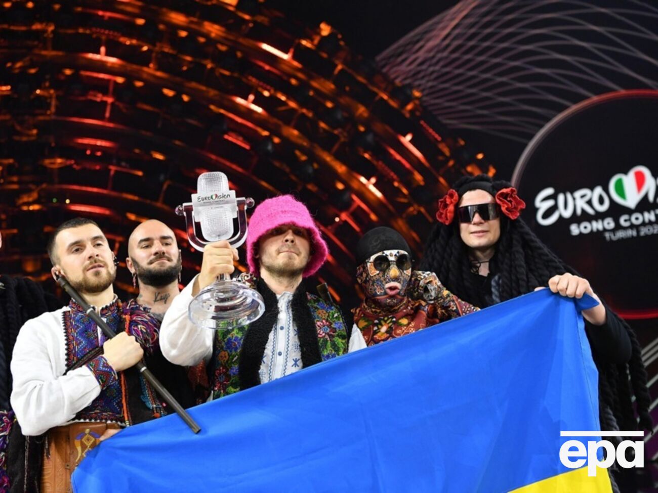 Російський суд оштрафував автомобілістів за пісню Kalush Orchestra, зазначає медіа