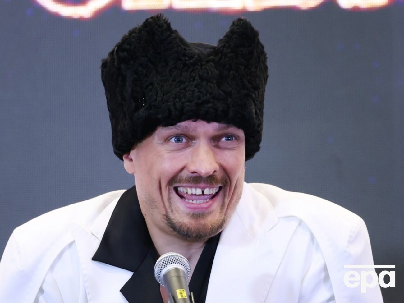 Усик за свою кар'єру заробив $214 млн, поінформував GiveMeSport