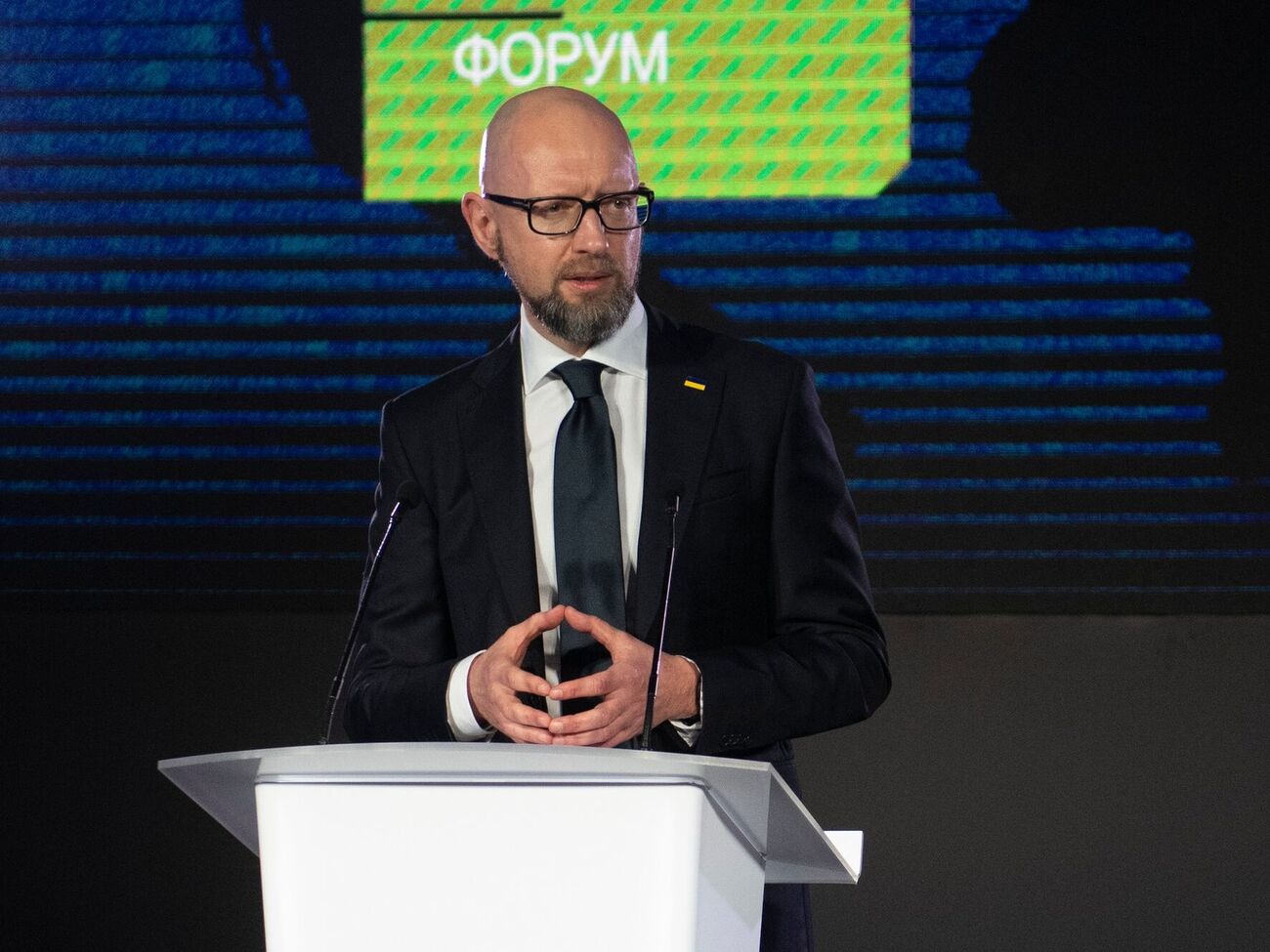 Україна виживе, лише якщо "встоїть у війні" проти РФ і стане членом ЄС і НАТО, вважає Яценюк