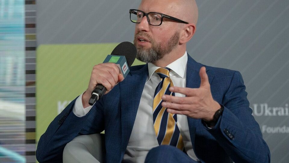 Чинна угорська влада не просто антиукраїнська, зазначив Яценюк