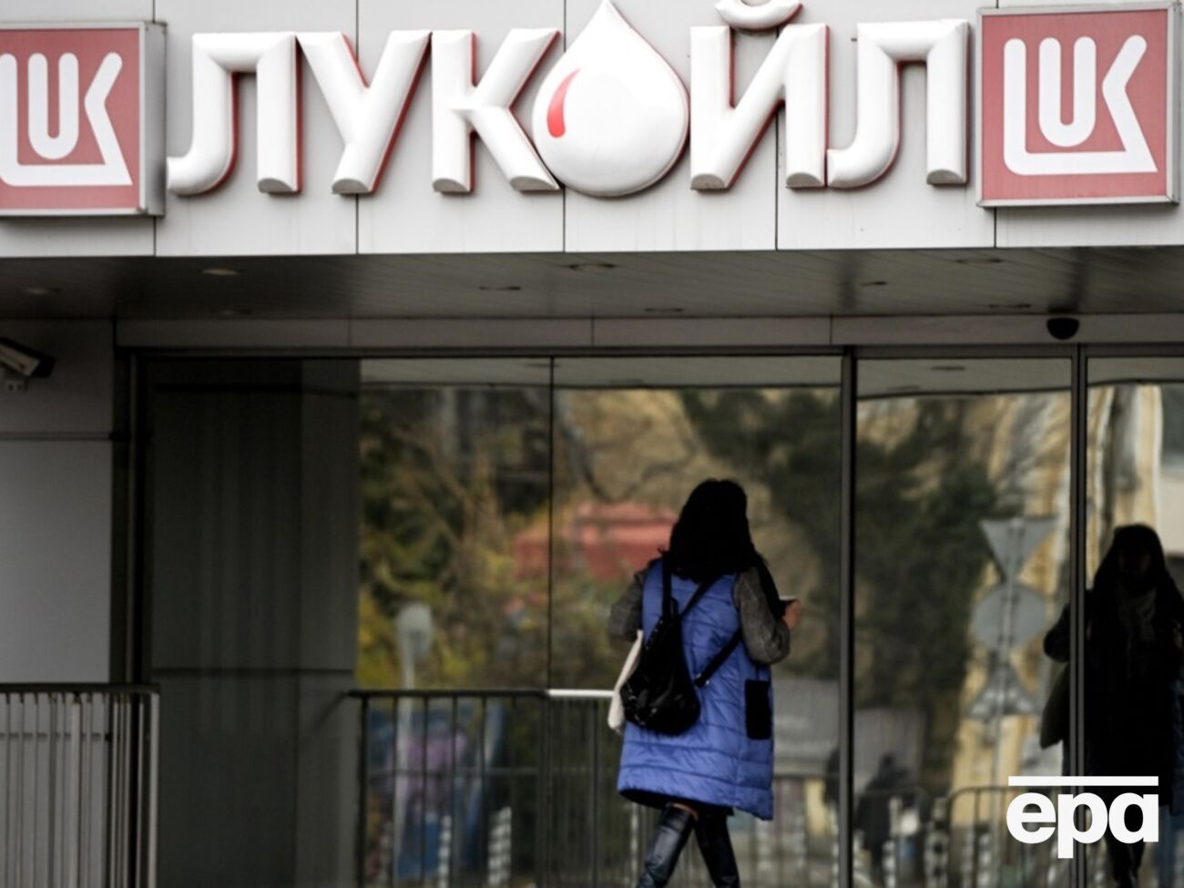 Румыния и Болгария рассматривают просьбу о продлении санкций для своих заводов до 21 ноября, но настоящие проблемы еще впереди, говорится в статье