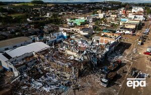 Як пише агентство AP, торнадо був потужним, адже його швидкість перевищувала 250 км/год