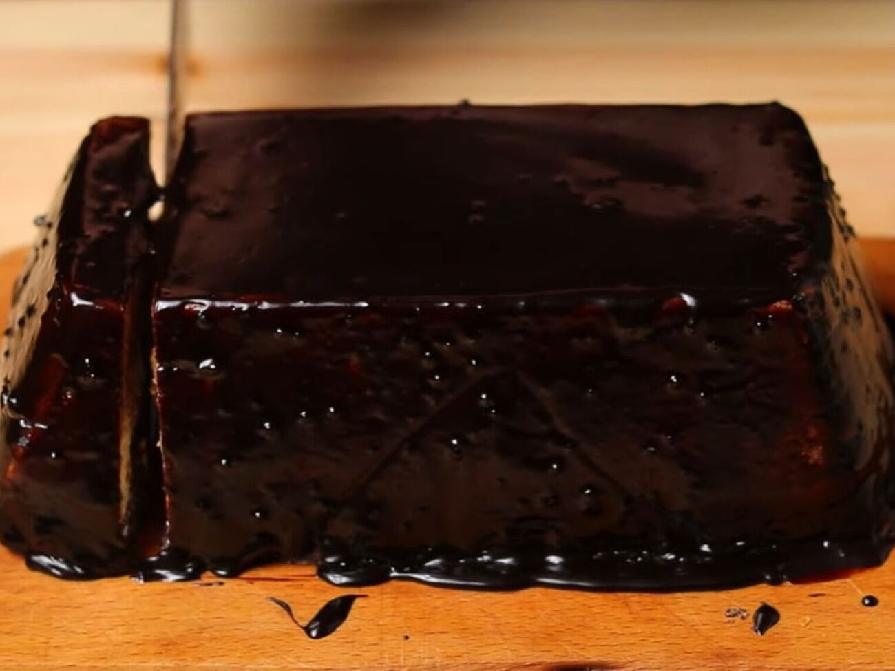 Выпекайте кекс 90 минут при 180 °C