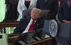 В Белом доме заявили, что Трамп на самом деле не спал