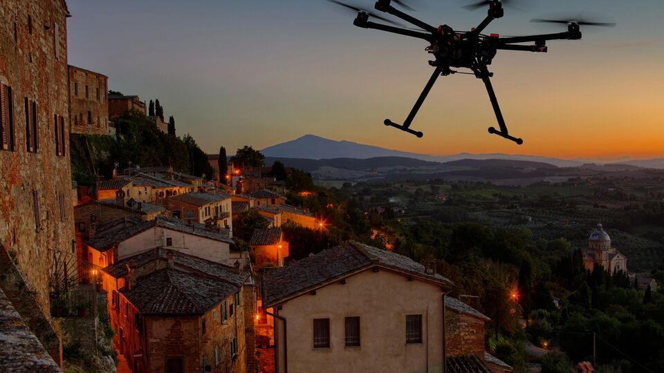 Полиция предупредила, что за нарушение запрета на дроны можно попасть за решетку