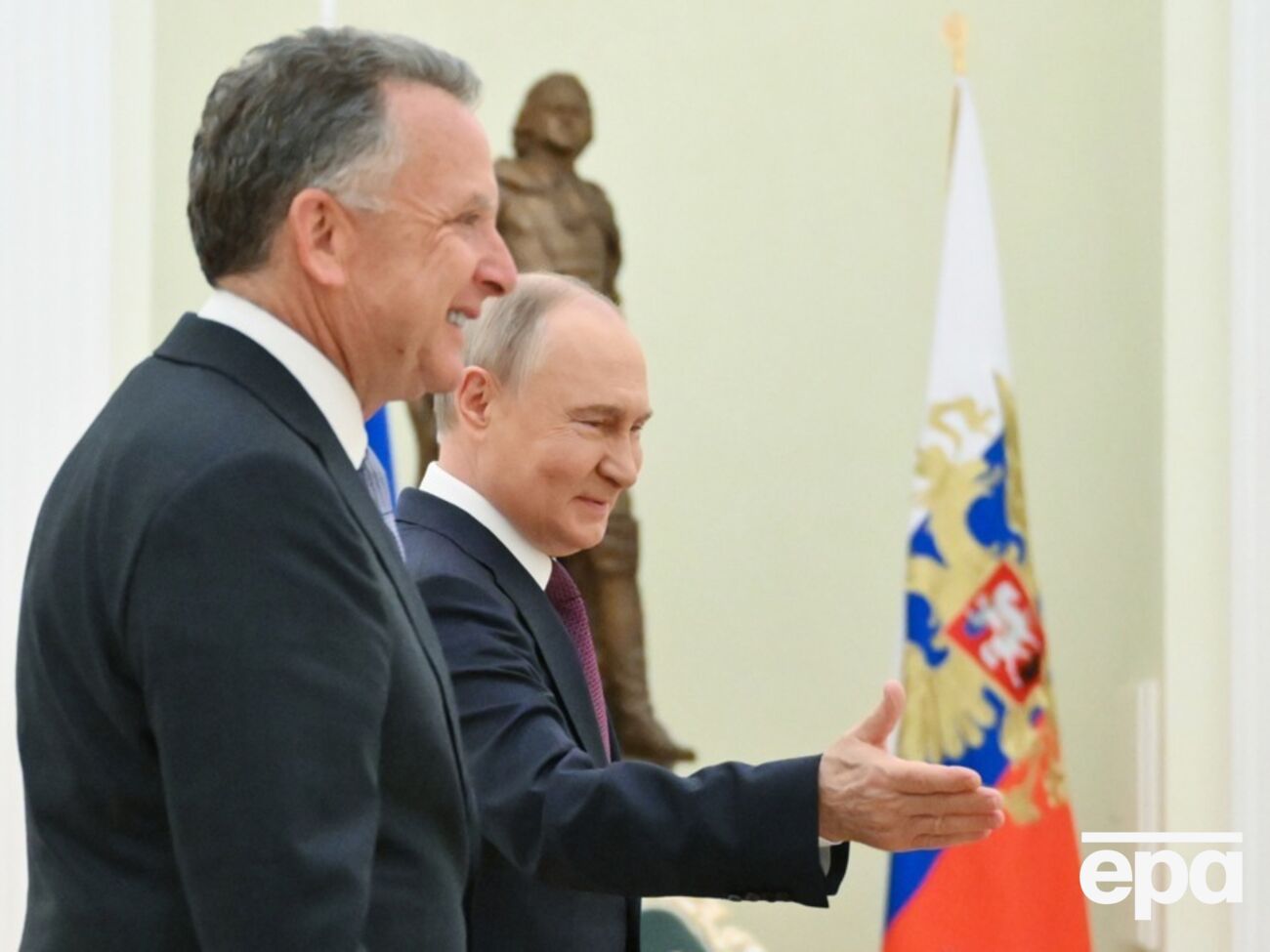 Виткофф везет Путину предложение о сделке по Украине, считают СМИ