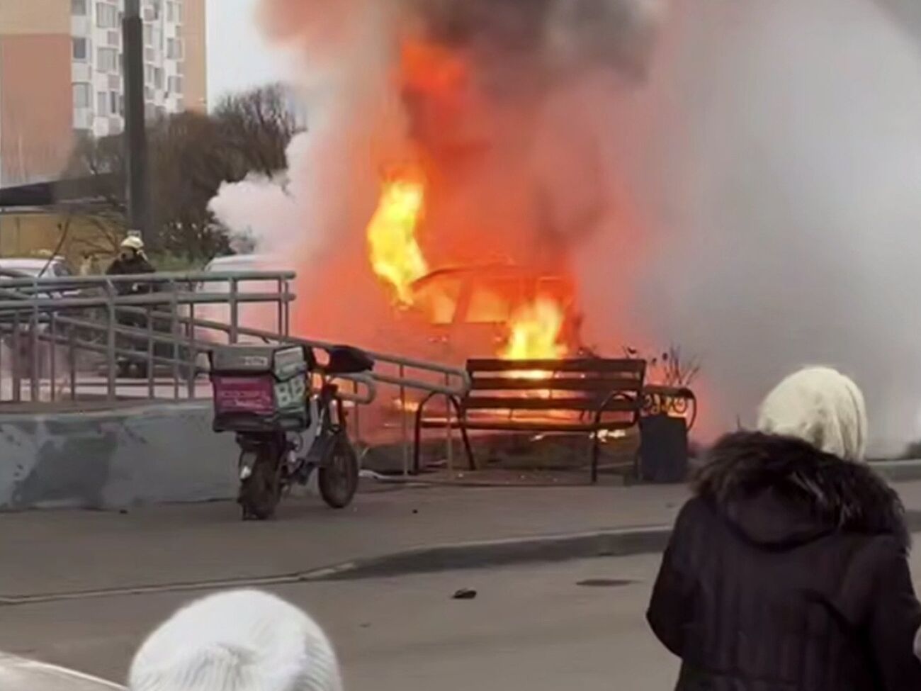 Автомобиль полностью сгорел