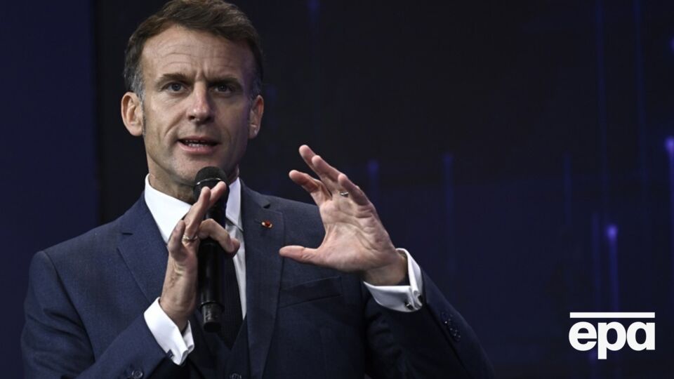 Макрон прокомментировал коррупционный скандал в Украине