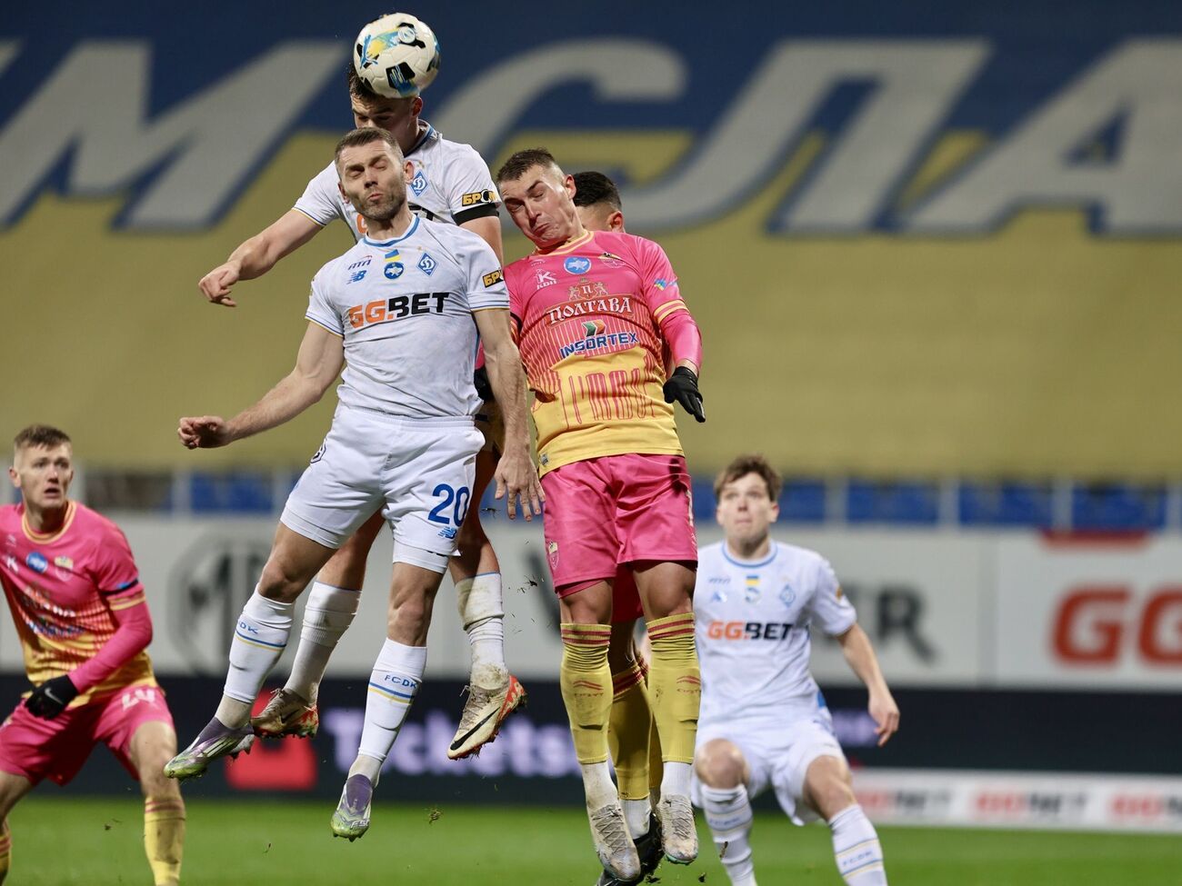 "Динамо" проиграло на стадионе "Динамо"