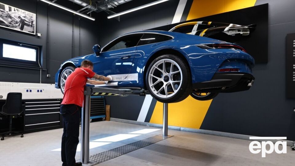 У сервіс Porsche у РФ учащають із 28 листопада, кажуть дилери