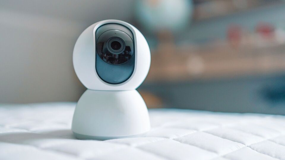 Хакери продавали записи із домашніх камер