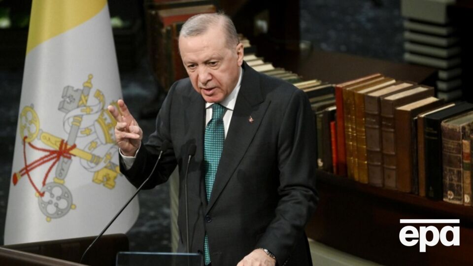 Эрдоган назвал тревожным обострением ситуации атаки на суда российского "теневого флота" в Черном море