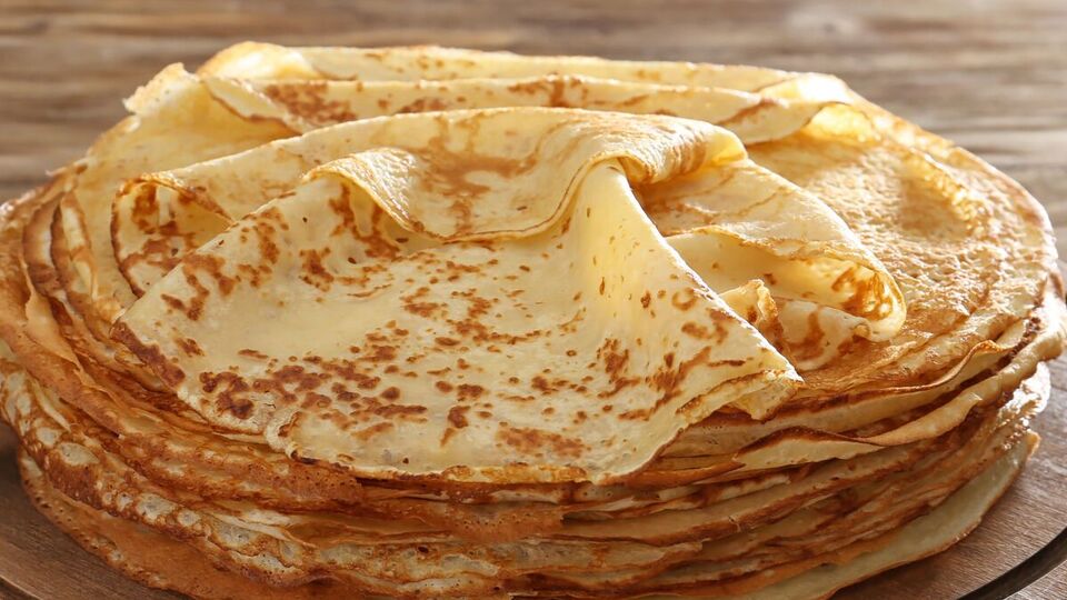 Млинці обсмажте на сковороді з двох боків