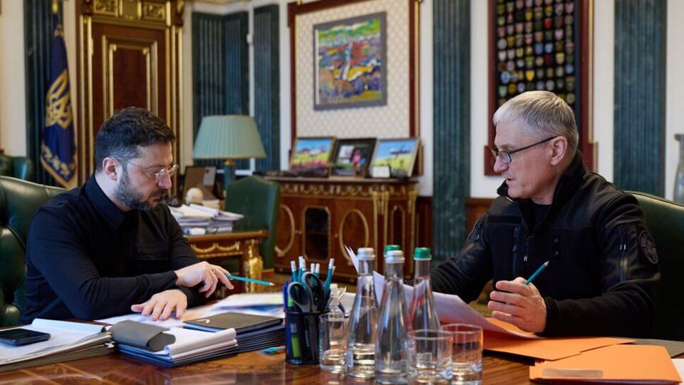 Зеленський говорив з Іващенком у своєму кабінеті