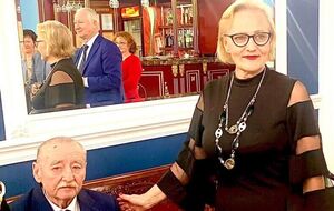 Светлана Поклад рассказала, что ее муж был "неповторим и неудобен", а также "безгранично талантлив и столь же безгранично скромен"