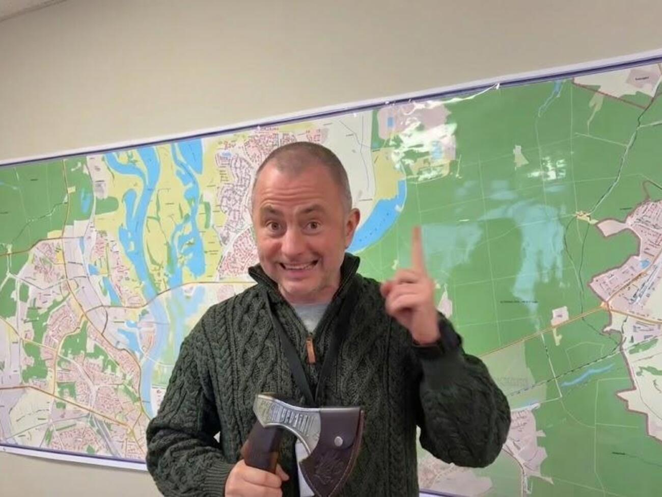 Хонда звернулася до суду з позовом проти Бахматова й обвинувачує його в поширенні неправдивої інформації, зазначив адвокат