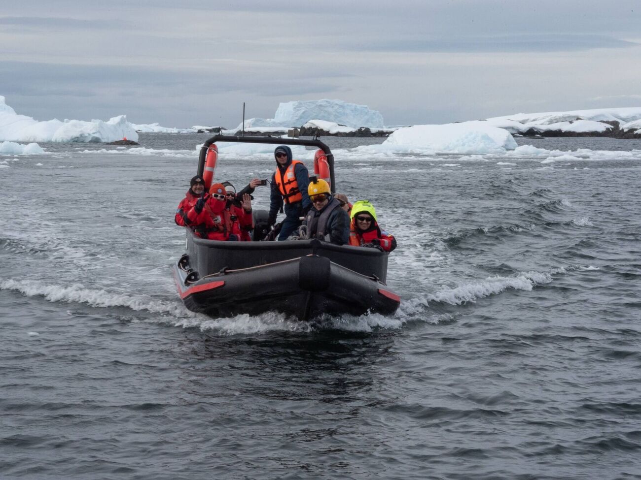 Цієї зими море навколо "Вернадського" не замерзало