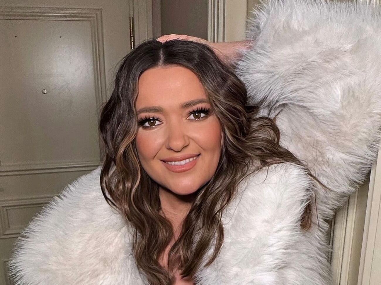 Могилевська виховує двох прийомних доньок